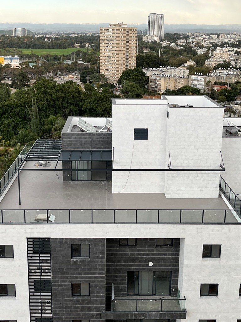 פרגולה מקבילית מעוצבת